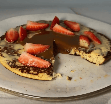 Panqueca Proteica com Oatmeal e Morango